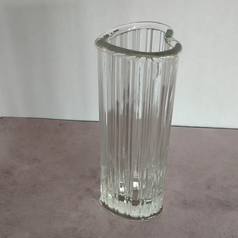 FTDA Glass Ribbed Fluted Heart Vase 7 1/2
